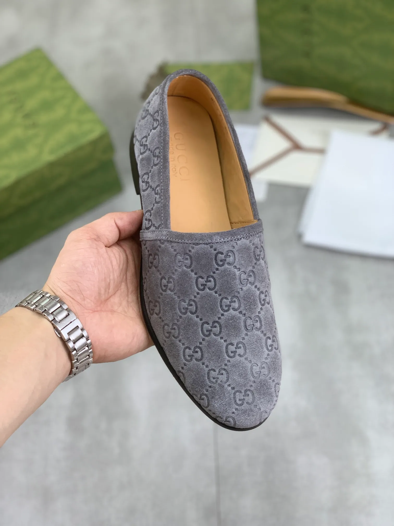 Men's Men's Shoes 💰P500💰【New Style】Water-dyed Niuli Gucci's most popular selection of lazy slip-on leather shoes (Gucci) official website latest Gucci lazy leather shoes, hot style 💥 simple and elegant style, exclusive for trendy men. Unique official website latest brand original double G embossing Elements 👑 Original Gucci decoration, fashionable and elegant, fabric original calfskin ✅ fully imported first-layer cowhide lining, official website designated wear-resistant, rubber business outsole, classic model taken at the counter in real life 🎬38-44 Various colors available